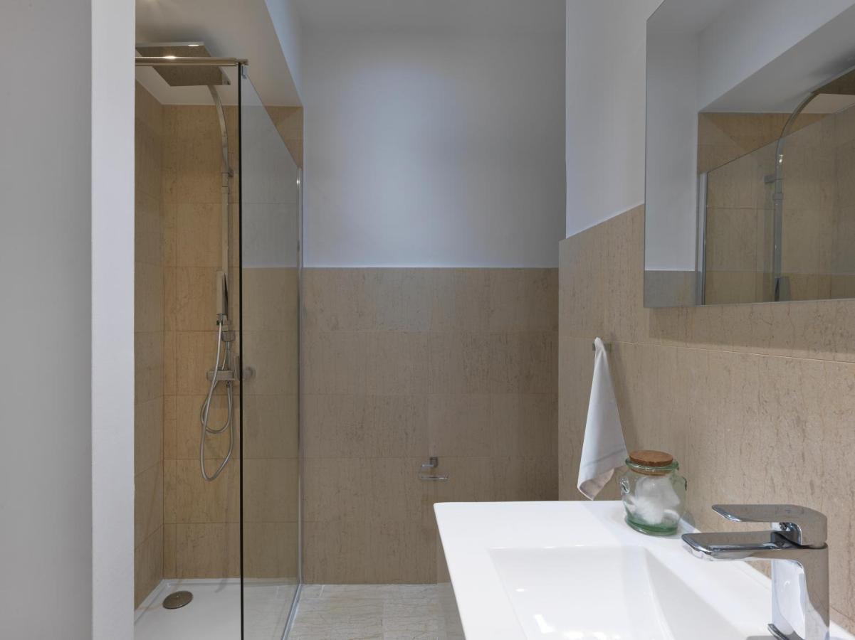 Newly Renovated Apartment In The Heart Of Athens Exterior photo