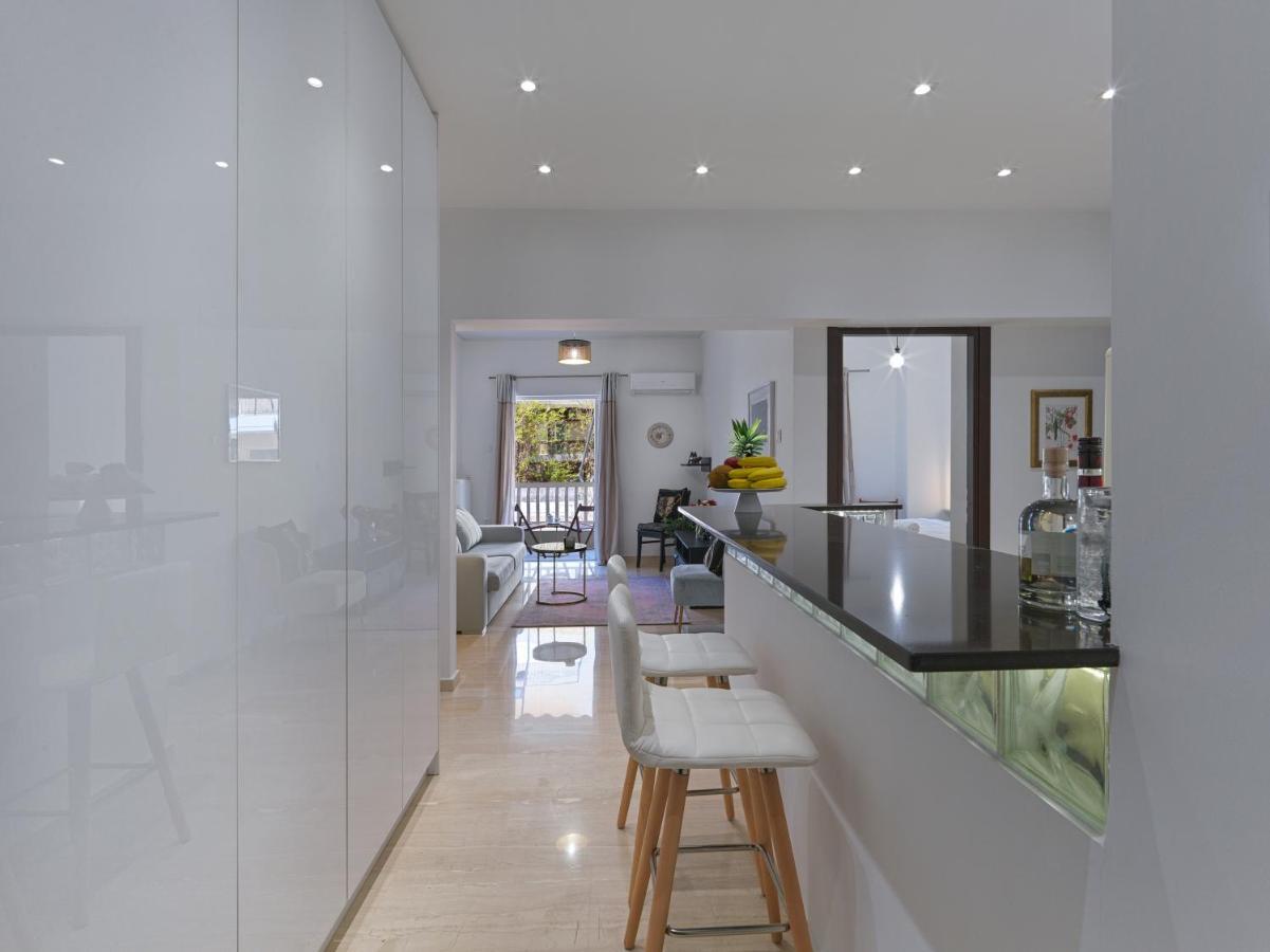 Newly Renovated Apartment In The Heart Of Athens Exterior photo