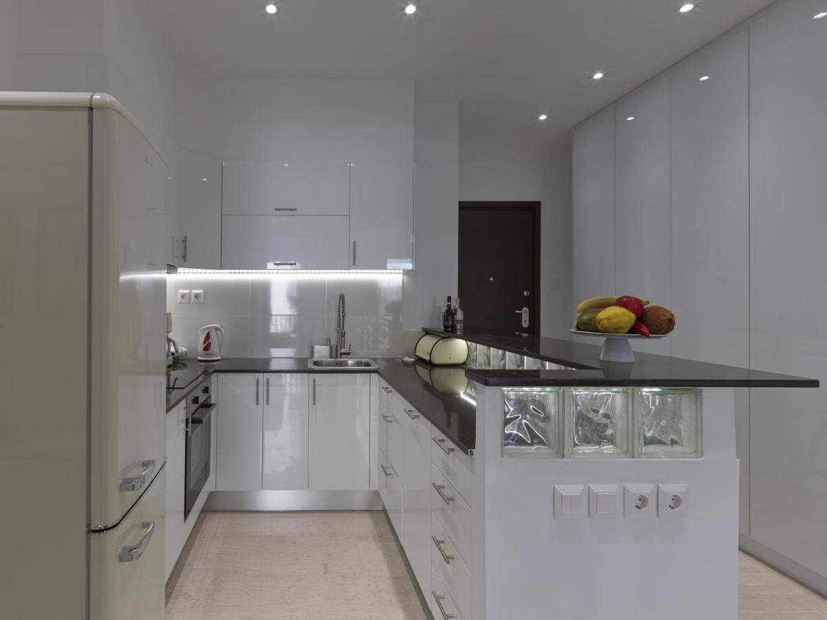 Newly Renovated Apartment In The Heart Of Athens Exterior photo