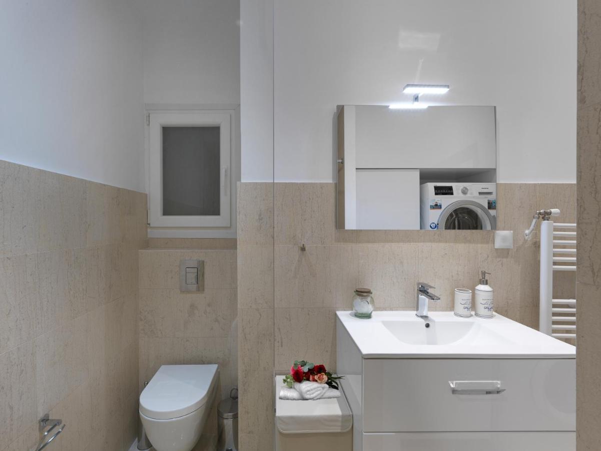 Newly Renovated Apartment In The Heart Of Athens Exterior photo