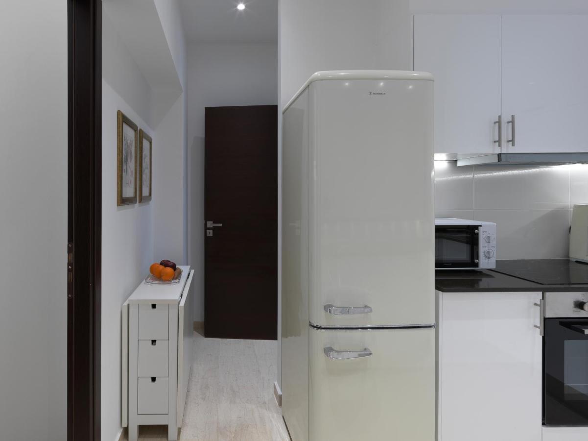Newly Renovated Apartment In The Heart Of Athens Exterior photo