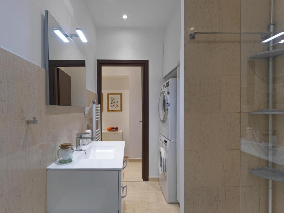 Newly Renovated Apartment In The Heart Of Athens Exterior photo